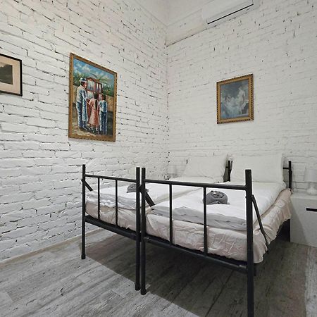 Wolf Apartment With Terrace Budapeste Exterior foto
